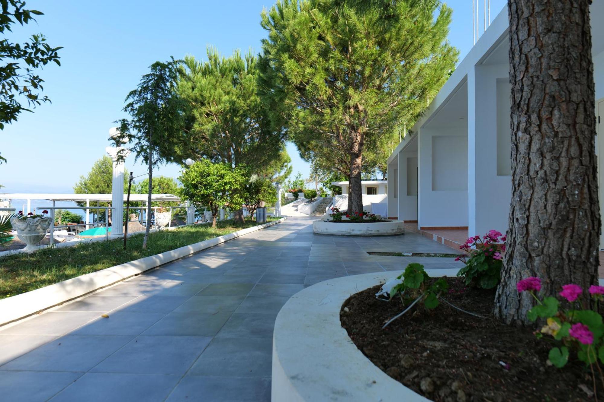 Edva Resort Radhime Ngoại thất bức ảnh