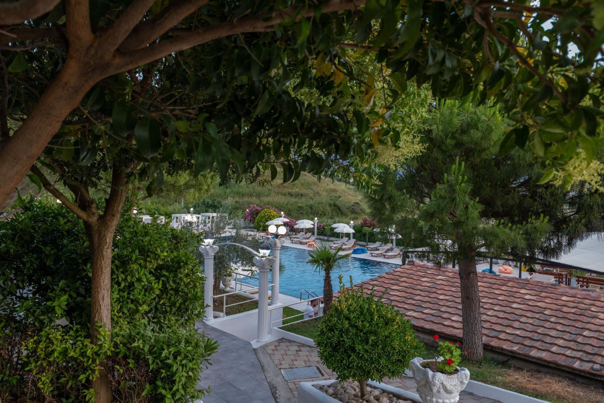 Edva Resort Radhime Ngoại thất bức ảnh