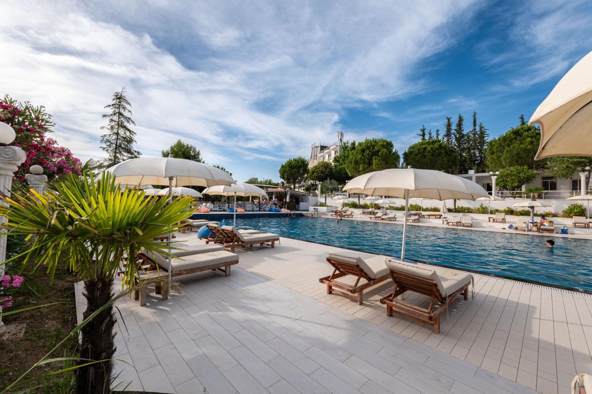 Edva Resort Radhime Ngoại thất bức ảnh