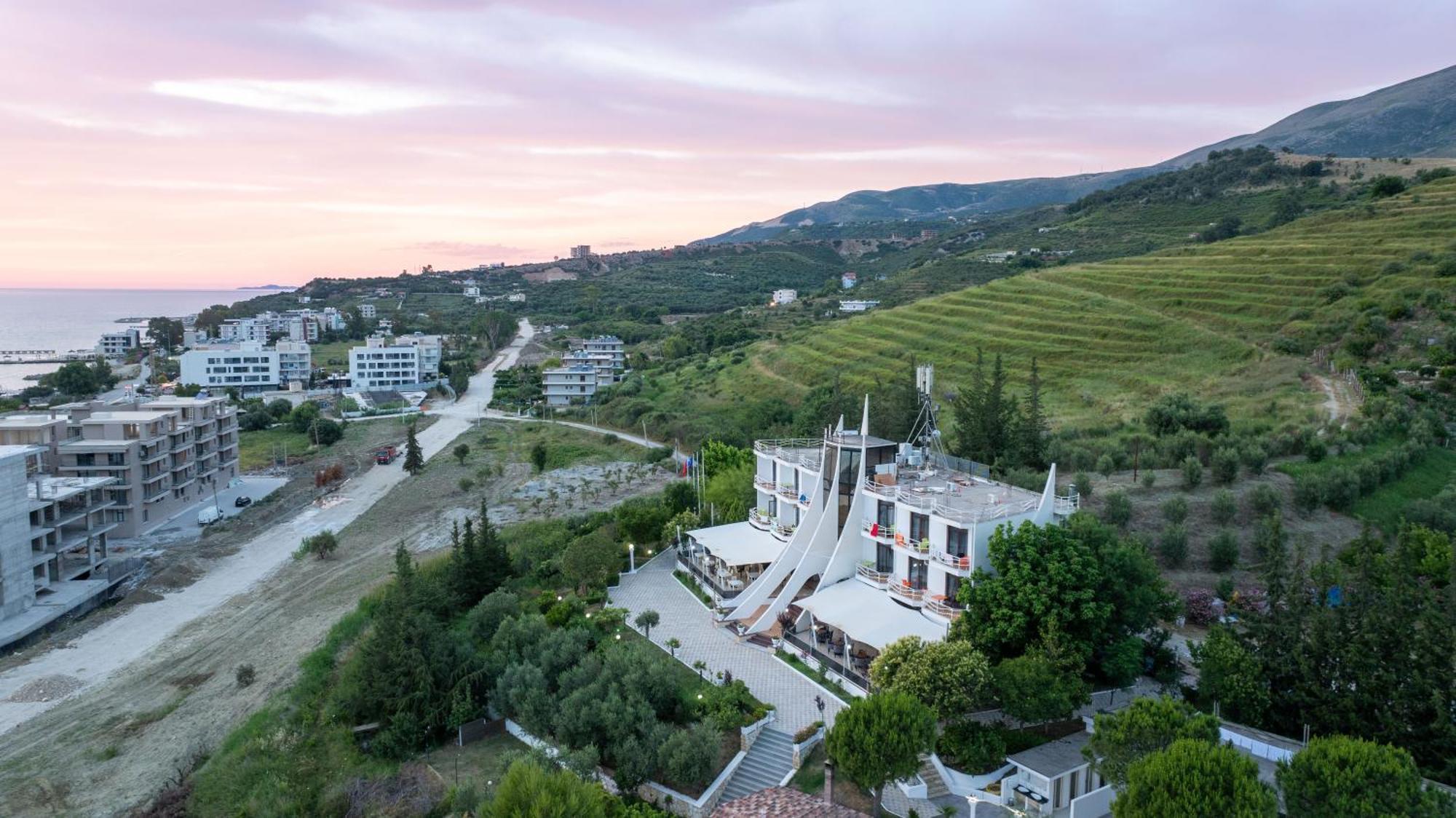 Edva Resort Radhime Ngoại thất bức ảnh