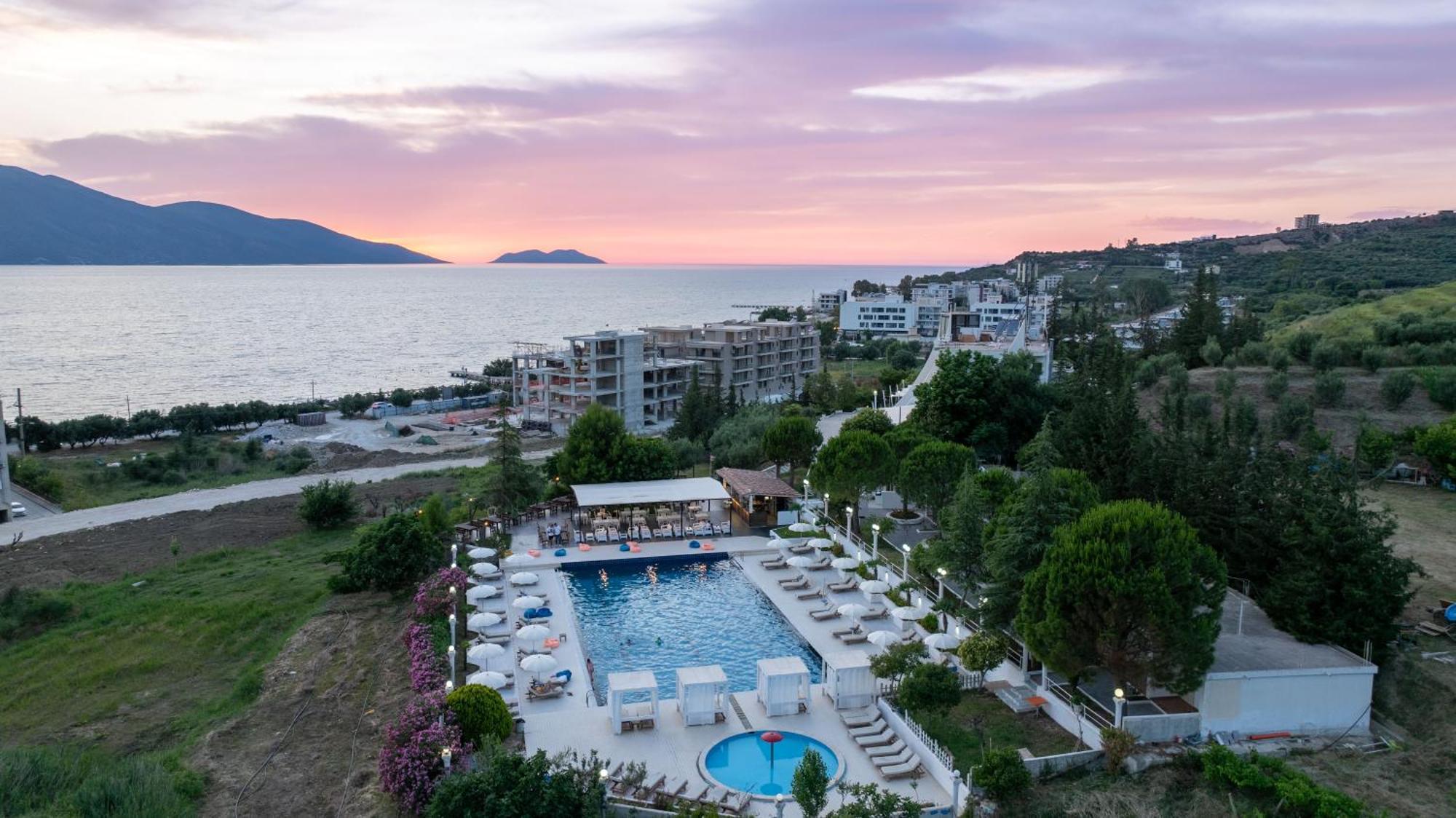 Edva Resort Radhime Ngoại thất bức ảnh