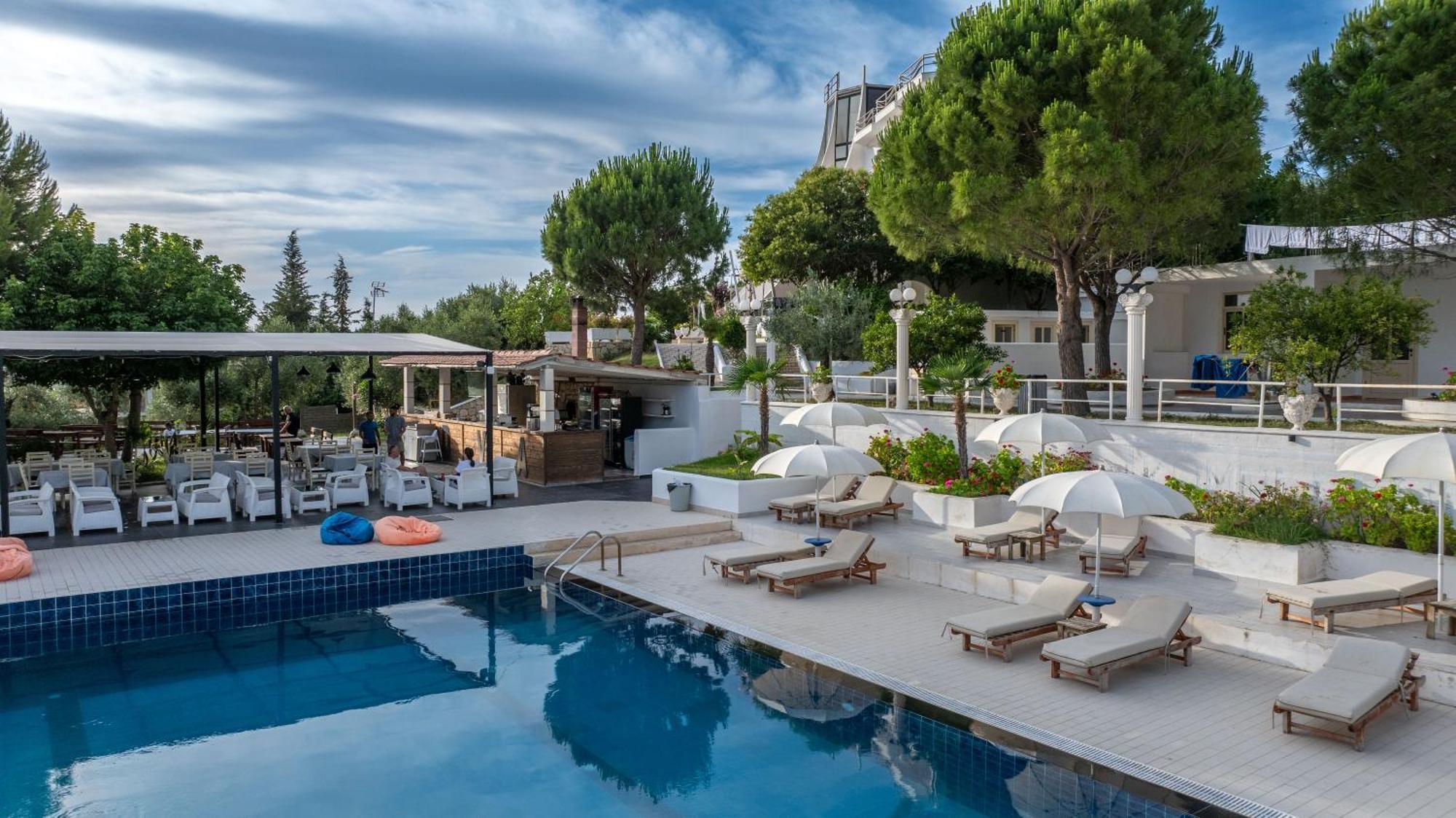 Edva Resort Radhime Ngoại thất bức ảnh