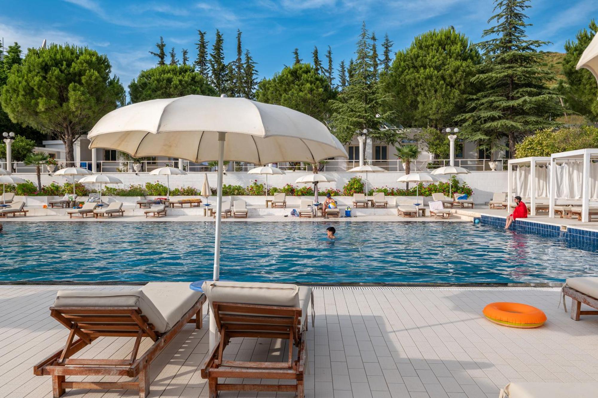 Edva Resort Radhime Ngoại thất bức ảnh