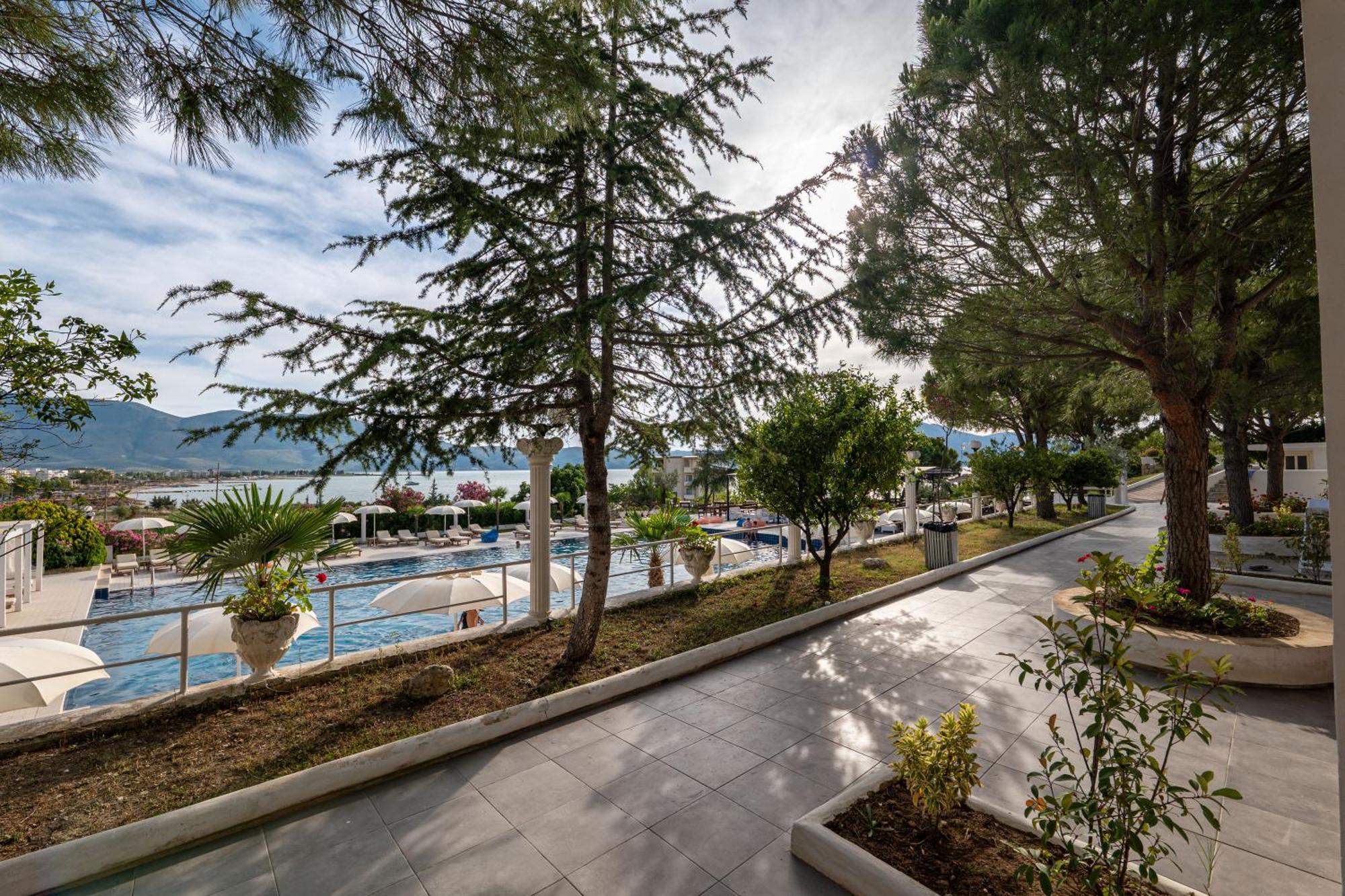 Edva Resort Radhime Ngoại thất bức ảnh