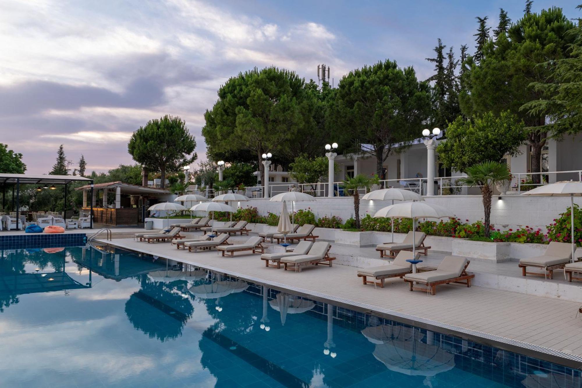 Edva Resort Radhime Ngoại thất bức ảnh